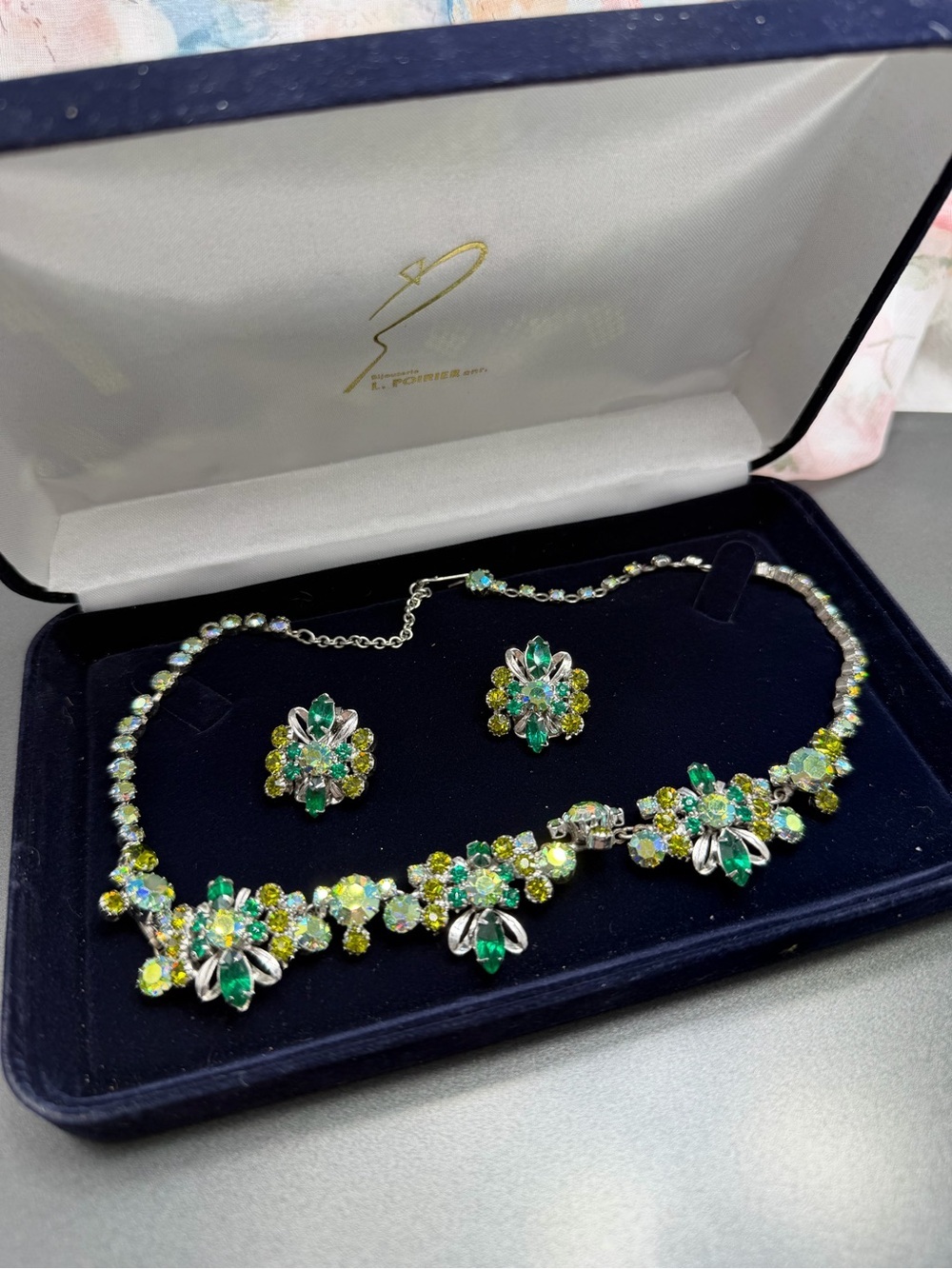 Vintage Continental Emerald & Olive Floral Necklace & Earring Set #43set - Picture 5 of 5